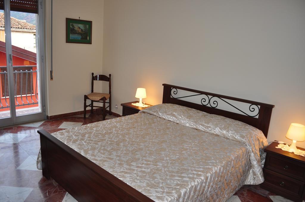 Casa Catena Francavilla di Sicilia Ruang foto