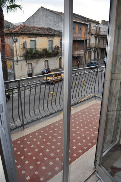 Casa Catena Francavilla di Sicilia Ruang foto
