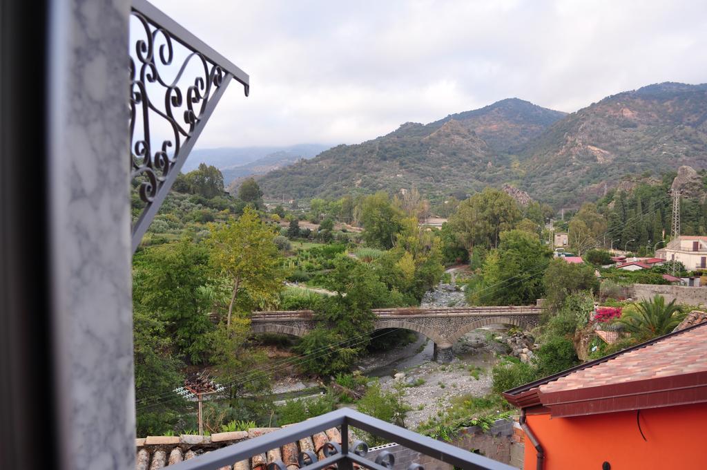 Casa Catena Francavilla di Sicilia Ruang foto